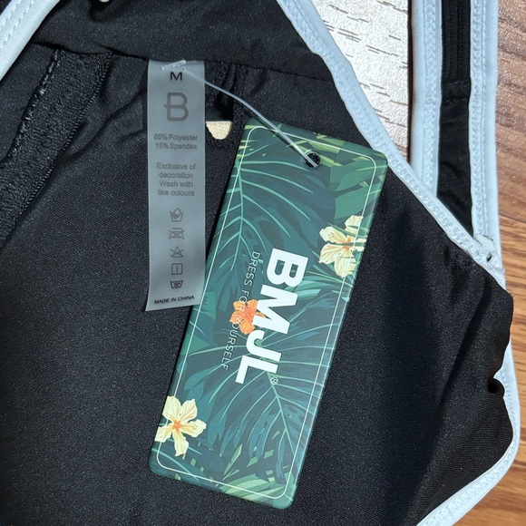 BMJL Women's One Piece Swimsuit Sports Adjustable Strap Bathing Suit - Picture 2 of 4